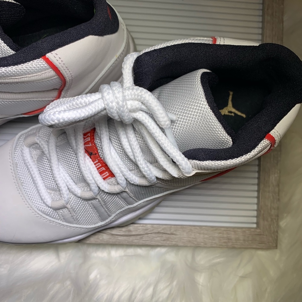Jordan 11 Retro 'Platinum Tint’ Sneakers - Picture 5 of 7